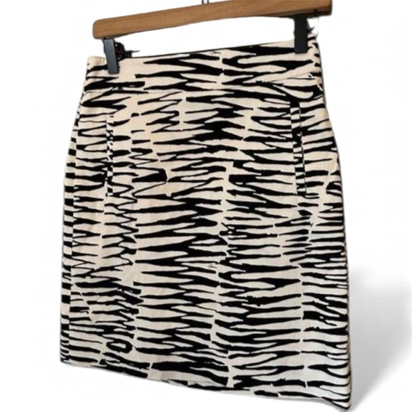 Banana Republic Trina Turk Skirt Black White Zebra Print Mini Pencil Size 0 - Picture 1 of 5